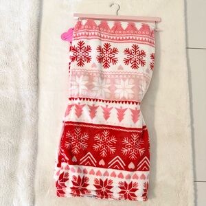 *NEW* Betsey Johnson Holiday Throw